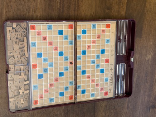 Vtg 1977 scrabble crossword - ,